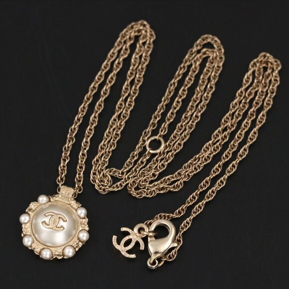 Chanel Strass & Faux Pearl CC Pendant Necklace - Picture 3 of 8